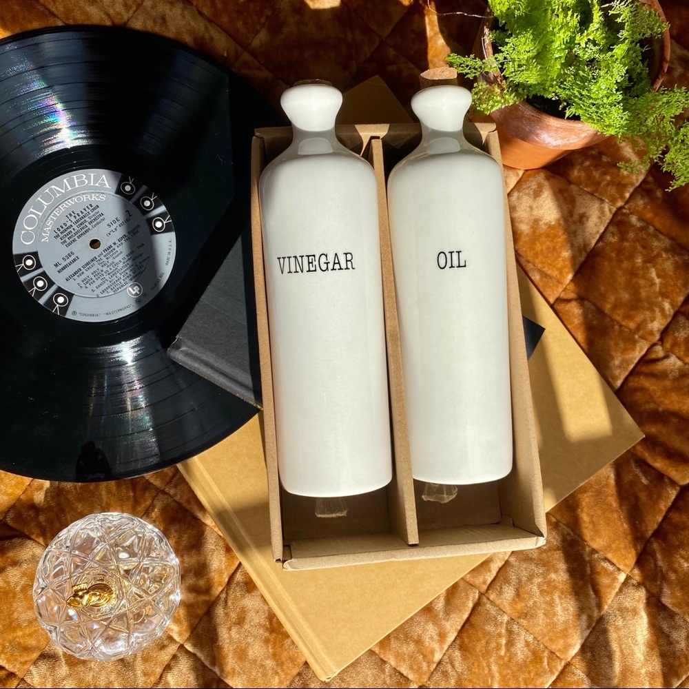 Vintage Ceramic Oil & Vinegar Set